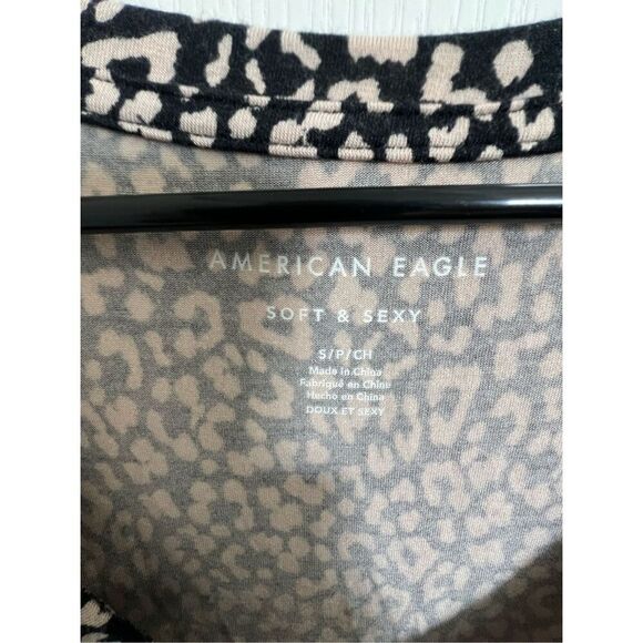 American Eagle Cheetah Print Super Soft Short Sleeve T-Shirt - Picture 2 of 4